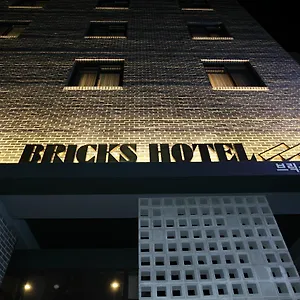 Hotel Bricks